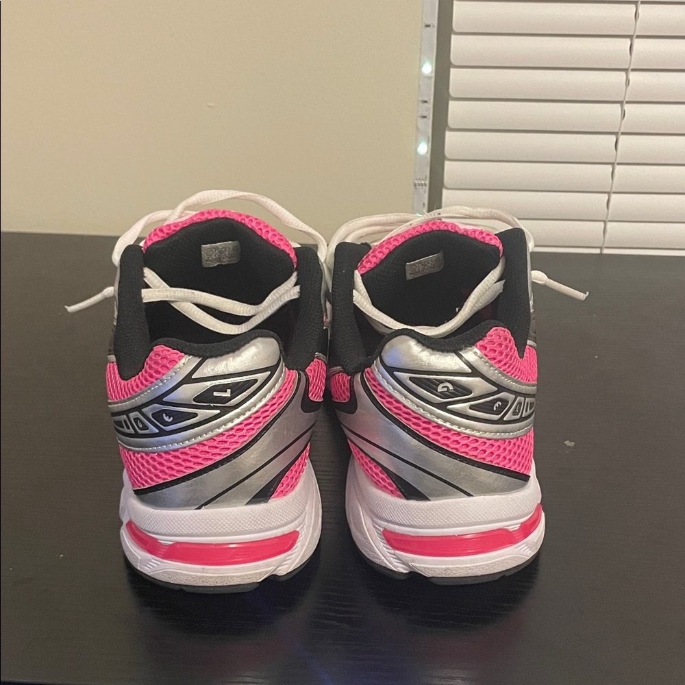 ASICS Mens Pink and Silver Running Shoes - Picture 4 of 5